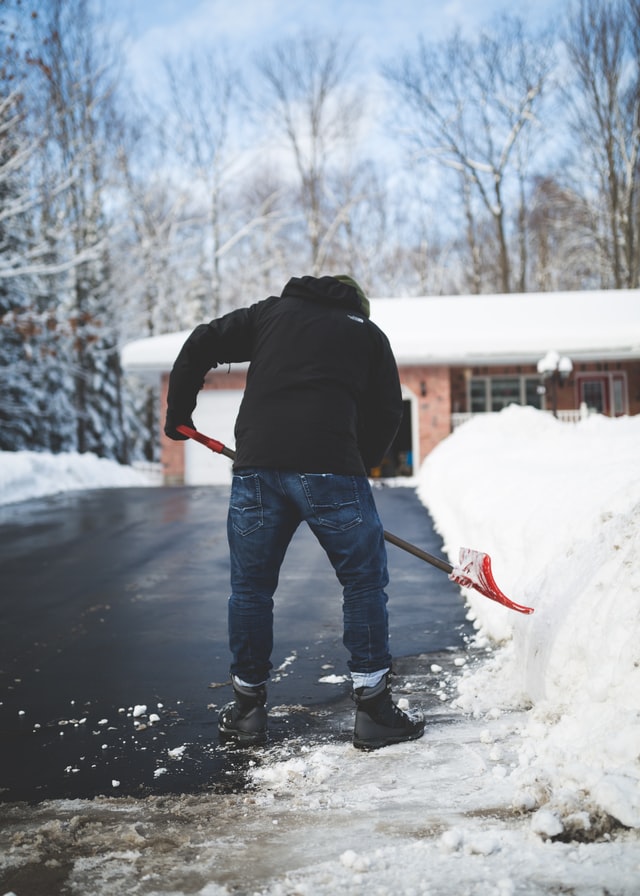 Safe Shovelling For The Winter Season